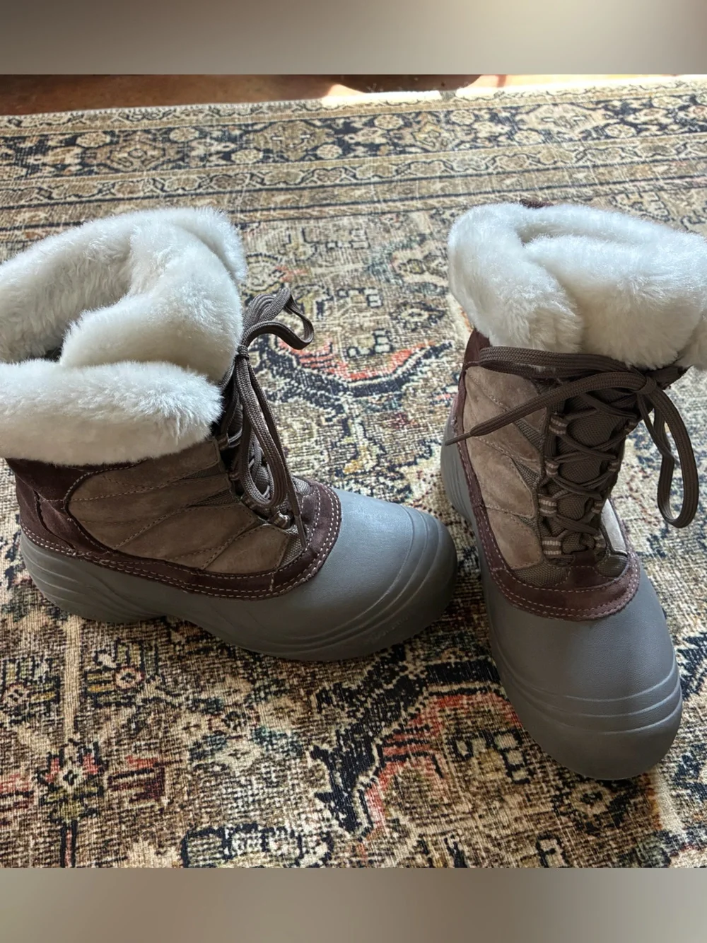 Columbia Brown and White Insulated Winter Lace-Up Boots